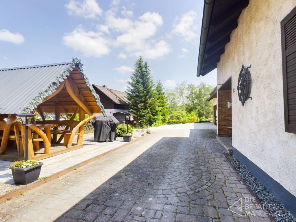 CAM00711P1-PR0044-STILL02