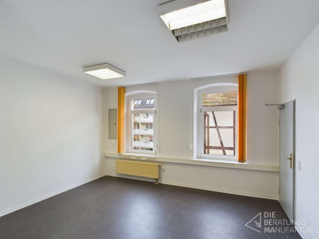 CAM03260G0-PR0012-STILL001